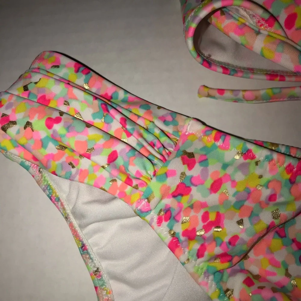 Victoria’s Secret underwire swimsuit w tab bottom - Picture 3 of 4